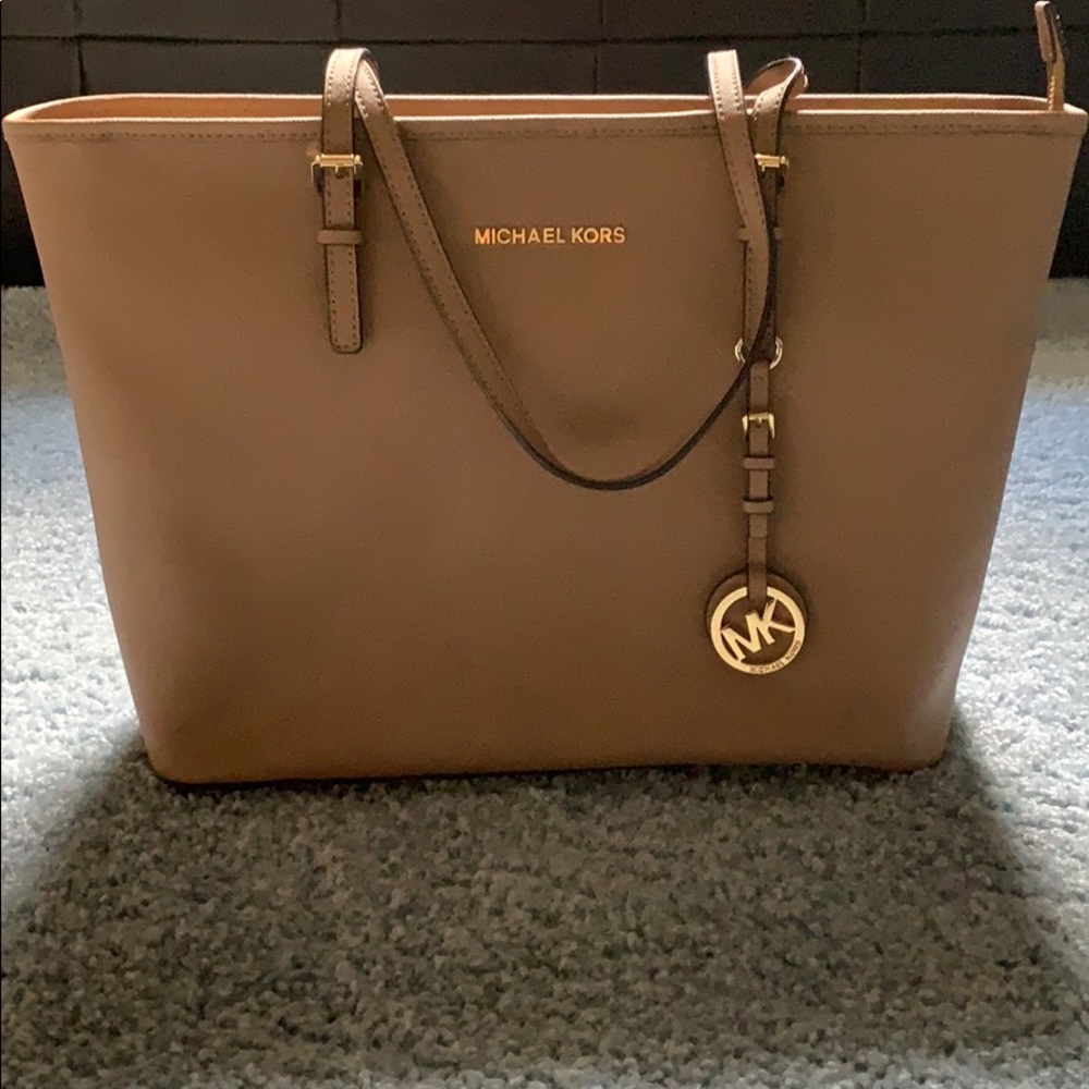 Michael Kors Jet Set Top handle tote